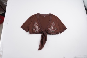 Blusa Retro de Manga Media con Encaje, Estampado Floral y Detalle de Lazo Bordado - Product Image 2
