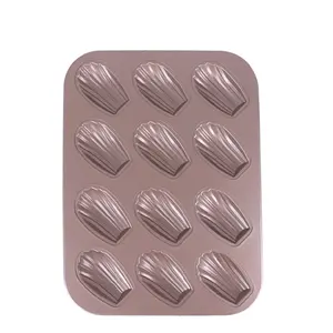 New Stock Arrival 12 Cup Nonstick Heart Shape Cup Cake Pan Carbon Steel Baking Pan Baking Supplies