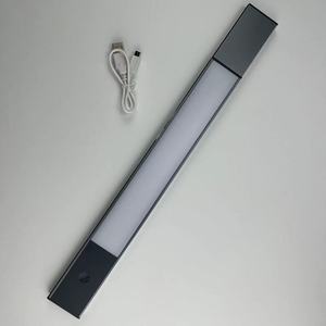 Gabinete de plato alimentado por batería con luces Led Sensor de movimiento inalámbrico debajo del Gabinete Espejo de <span class=keywords><strong>baño</strong></span> con luz Led - Product Image 3