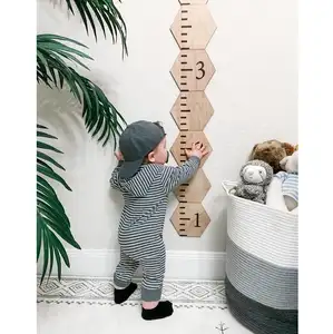 Tableau de croissance hexagonal en bois pour enfants, cadeau pour nouveau-né, règle de taille en bois pour enfants