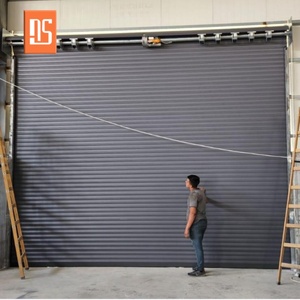 Porte à enroulement moderne en acier galvanisé et alliage d'aluminium, résistante au vent, avec serrures de sécurité pour garage - Product Image 2