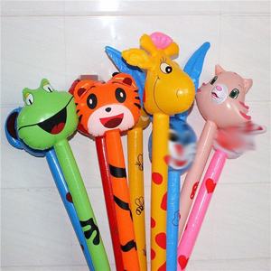 Bâton de saut gonflable en PVC en gros pour enfants, motif girafe, avec tête d'animal de dessin animé, en plastique - Product Image 2