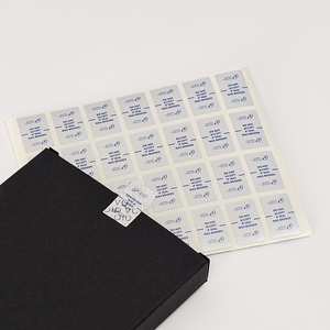 Etiqueta de seguridad personalizada con texto impreso, adhesiva y a prueba de manipulaciones, para sellar cajas de botellas de cosméticos. - Product Image 3