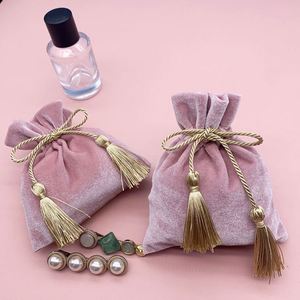 Pochette à bijoux en velours rose avec cordon de serrage à pompon, pochette de mariage, sac cadeau, trousse de maquillage - Product Image 5