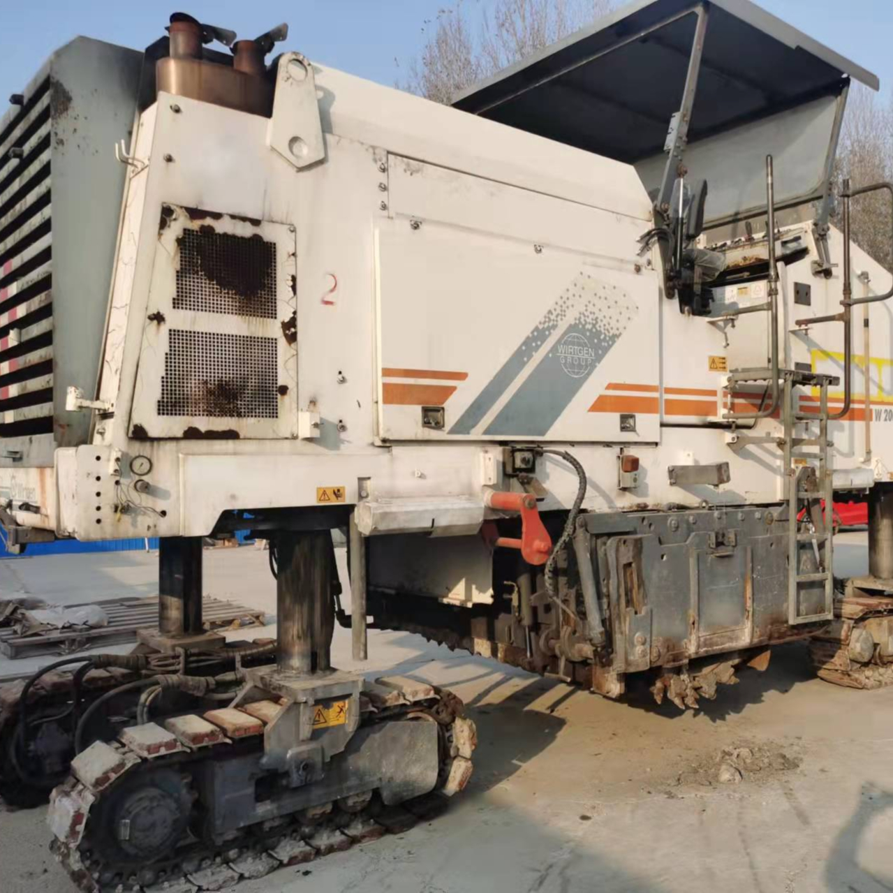 WIRTGEN W200 asphalt milling machine, used WIRTGEN W200 asphalt milling  machine for sale