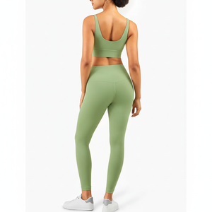 Ensemble de vêtements de détente deux pièces pour femmes avec logo personnalisé professionnel Legging et soutien-gorge écologiques de grande taille à motif solide - Product Image 1