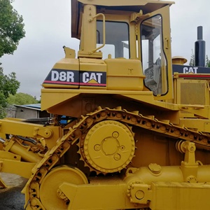 รถดันดิน CAT D8R ปี 2023 เครื่องยนต์คัมมินส์ กำลังดัน 10 เมตร ตัวถังสีเหลือง รถแทรกเตอร์ตีนตะขาบแคตเตอร์พิลลาร์ อุปกรณ์หนัก - Product Image 3