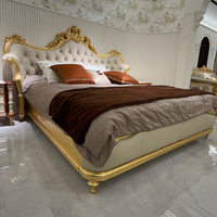 Cadre de lit king-size de luxe baroque rococo, capitonné, sculpté et orné de feuilles d'or