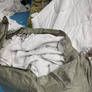 Toallas de Baño de Algodón Blanco Suave de Alta Calidad <span class=keywords><strong>para</strong></span> Hoteles, Pacas de 25 kg, Residuos Textiles Premium <span class=keywords><strong>para</strong></span> Hostelería de Lujo - Product Image 1