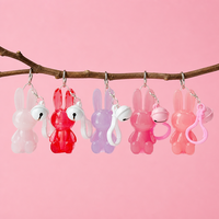 5ml dessin animé mignon lapin lèvre glaçure Tube avec trou de suspension brillant à lèvres bouteille matériau d'emballage avec porte-clés brillant à lèvres Tube