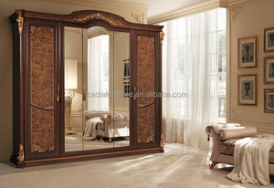 <span class=keywords><strong>Lit</strong></span> king-size sculpté <span class=keywords><strong>de</strong></span> luxe au design britannique royal, nouveau mobilier <span class=keywords><strong>de</strong></span> chambre classique pour usage domestique - Product Image 4