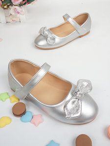 Vente en gros de chaussures élégantes pour filles, style princesse, couleur argentée, mode enfant - Product Image 4