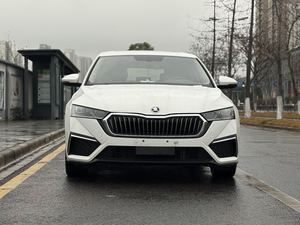 <span class=keywords><strong>Skoda</strong></span> <span class=keywords><strong>Octavia</strong></span> PRO <span class=keywords><strong>2021</strong></span> 1.4TSI Turbo Automático, Edición Deluxe con Asientos de Cuero, R16 y Cámara - Product Image 2