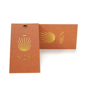 Etiquetas colgantes de papel personalizadas de lujo para zapatos y prendas Logotipo diseñado e impreso Etiqueta oscilante en relieve con cuerda - Product Image 5