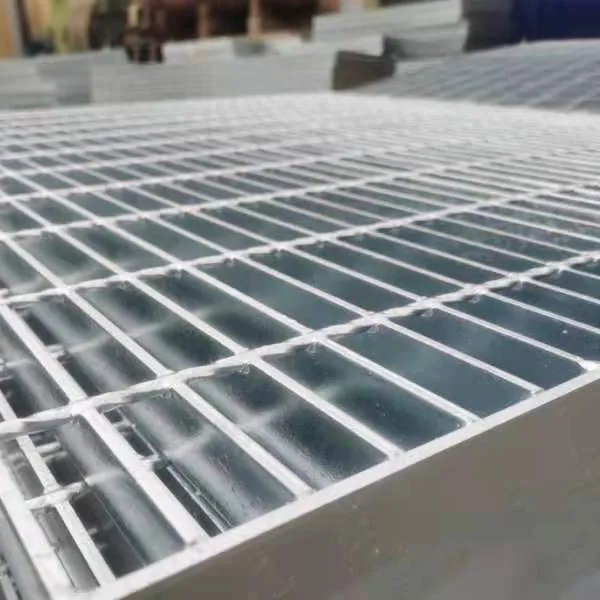 Scala in acciaio costruzione grata su misura in metallo materiale di costruzione industriale di drenaggio della copertura