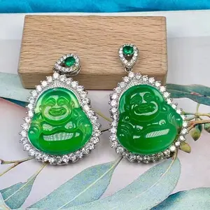 Nouvel arrivage Calcédoine plaquée argent incrustée Bouddha Maitreya incrusté d'agate vert émeraude pendentif bouddha gros ventre