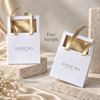 Sac cadeau carré personnalisé avec logo, emballage en papier imprimé avec poignée en ruban pour collier, bague, bracelet