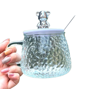 <span class=keywords><strong>Tazza</strong></span> <span class=keywords><strong>in</strong></span> <span class=keywords><strong>Vetro</strong></span> Martellato Elettroplaccato a Forma di Orso <span class=keywords><strong>con</strong></span> <span class=keywords><strong>Coperchio</strong></span> e Cucchiaio, <span class=keywords><strong>Tazza</strong></span> da Caffè e Tè <span class=keywords><strong>in</strong></span> <span class=keywords><strong>Vetro</strong></span> Soda-Lime per Ufficio e Colazione - Product Image 1