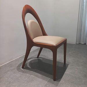 Elegante Silla de Comedor de Madera de Nogal, Construcción de Madera Maciza, Unión de Mortaja y Espiga, Muebles de Comedor Plegables de Estilo Italiano Contemporáneo - Product Image 1