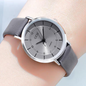 Montres tendance pour femmes, nouveau cadran à chiffres romains, bracelet en cuir, vente directe d'usine - Product Image 5