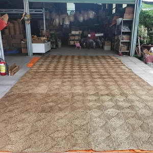 Grossiste vietnamien de grandes dalles de tapis en jonc de mer et en jacinthe d'eau pour salon et salle à manger - Product Image 1