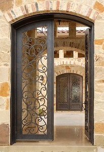 Porta d'Ingresso in Ferro Battuto a <span class=keywords><strong>Doppia</strong></span> <span class=keywords><strong>Anta</strong></span> - Emblemi Metallici Ornamentali e Telaio Rinforzato per Sicurezza e Decorazione Residenziale di Lusso - Product Image 3