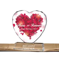 व्यक्तिगत कस्टम यूवी मुद्रण के लिए दिल के आकार का क्रिस्टल शिल्प पुरस्कार पट्टिका स्मृति चिन्ह उपहार