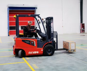 מלגזה חשמלית ליתיום-יון 2 טון עם תורן טלסקופי 4 גלגלים 3000 ק\\\"ג 2.5 טון סוללת מלגזה יונדאי - Product Image 1