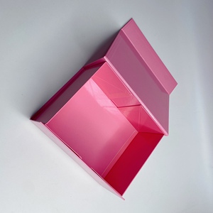 Boîtes cadeaux magnétiques roses personnalisées avec logo doré - Boîtes rigides pliables pour l'emballage de lingerie, de produits de soin et de beauté - Product Image 4