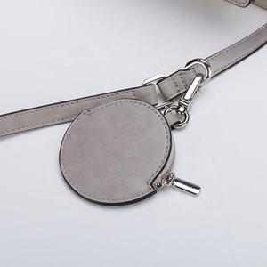 Sac à bandoulière de luxe pour femme en PU rétro de haute qualité, avec fermeture éclair et bouton, à compartiment unique - Product Image 2