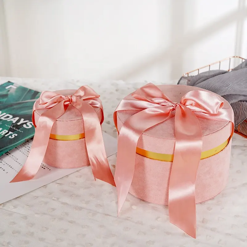 Fabrika toptan lüks sevgililer hediye pembe süet kadife yuvarlak kız arkadaşı hediye paketleme kurdelalı kutu dekore