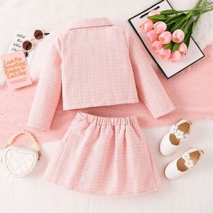 Ensemble 2 pièces <span class=keywords><strong>pour</strong></span> enfants automne : Veste en coton à manches longues avec col rabattu et <span class=keywords><strong>jupe</strong></span> plissée <span class=keywords><strong>pour</strong></span> petite fille - Vente en gros - Product Image 4