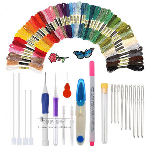 Juego <span class=keywords><strong>de</strong></span> herramientas <span class=keywords><strong>de</strong></span> bordado <span class=keywords><strong>de</strong></span> plástico <span class=keywords><strong>de</strong></span> nuevo diseño transfronterizo directo del fabricante para uso creativo <span class=keywords><strong>de</strong></span> aguja <span class=keywords><strong>de</strong></span> empuje rusa DIY - Product Image 3