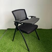 Chaise de conférence ergonomique en maille noire avec tablette d'écriture pour salle de réunion et bureau – Vente en gros