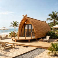 Casa Contenedor con Techo Arqueado de Aspecto de Madera, Cabaña Modular Curva Prefabricada, Casa Móvil para Resort de Playa al Aire Libre