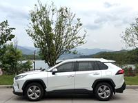 Toyota RAV4 2.0L CVT FWD Fashion Edition 5 places essence SUV 2022 d'occasion, exportation de voitures d'occasion LHD pour l'Afrique et le Moyen-Orient