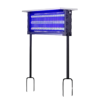 Lampe Solaire Anti-Moustiques et Insectes, Source de Lumière UV Certifiée, Étanche pour Extérieur, Piège à Mouches Automatique à Brancher, Corps en Fer