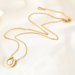 Collar con colgante de perla en forma de herradura, cadena de clavícula de oro de 18 quilates para mujer, uso diario, diseño solitario con perla AAA - Product Image 5
