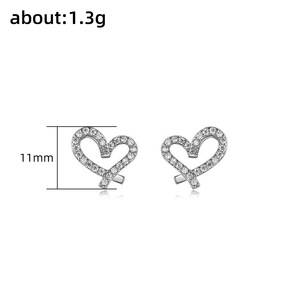 Orecchini a perno classici in lega a forma di cuore per donna, alla moda, a forma di amore, regalo per feste e uso quotidiano - Product Image 5
