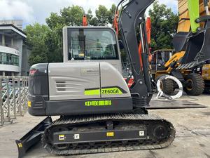 Nouvelle mini-excavatrice sur chenilles Zoomlion ZE60GA de 6 tonnes, excavatrice hydraulique avec cabine, en stock - Product Image 6