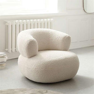 Fauteuil Bas Bouclé “Teddy” en Laine d'Agneau, Fauteuil de Salon Élégant Blanc pour le Repos et la Vente - Product Image 1