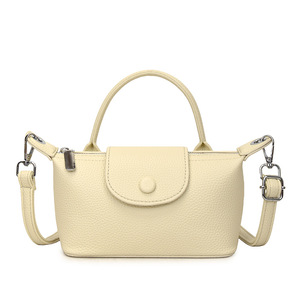 Sac bandoulière matelassé mini de luxe imperméable avec lettres, nouvelle collection 2025, pour femme, été-automne, vente en gros - Product Image 4