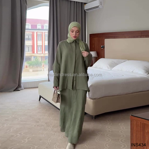 OEM ODM produttori di abbigliamento islamico modesto <span class=keywords><strong>Set</strong></span> <span class=keywords><strong>Set</strong></span> di donne musulmane <span class=keywords><strong>Set</strong></span> <span class=keywords><strong>Set</strong></span> gonna camicetta verde militare - Product Image 2