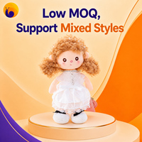 Poupée en peluche personnalisée pour fille aux cheveux bouclés, robe blanche, jouet princesse, personnage en tissu doux, cadeau, vente en gros d'usine OEM ODM