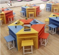 Ensemble de table et de chaise de classe en forme de trapèze - Mobilier d'apprentissage collaboratif pour le travail en groupe et les projets d'équipe, utilisation en maternelle