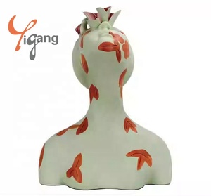 Escultura de Fibra de Vidrio de Mujer Semi-Desnuda, Diseño Personalizado en Resina, para Exhibición Artística - Product Image 6