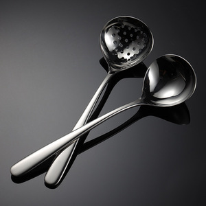 Logo personnalisé SUS304 cuillère à soupe de service passoire sauce cuillères à soupe louche en acier inoxydable cuillères de service <span class=keywords><strong>pour</strong></span> la <span class=keywords><strong>cuisine</strong></span> à domicile - Product Image 2