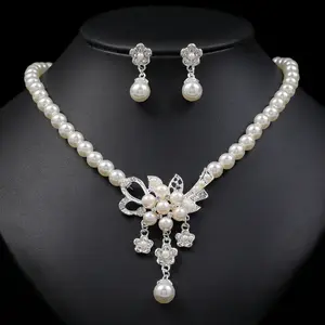 Hot Selling Crystal Flower Jewelry Set Necklace Earrings Pearl Jewelry Set For Women