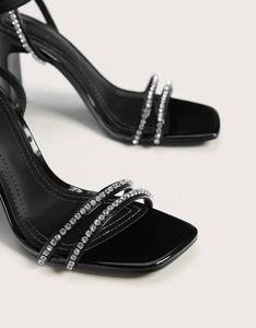 Sandali da Donna con Tacco Alto Classici in Vernice Lucida Nera con Decorazioni Gioiello - Product Image 4