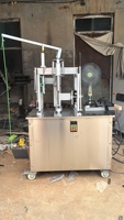 Commerciële Handleiding Groene Tender Kokosnoot Snijmachine Handpers Kokokosnoot Peeling Snijmachine Kokosnoot Opening Machine